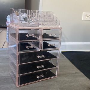 cosmetics/ jewelry organizer